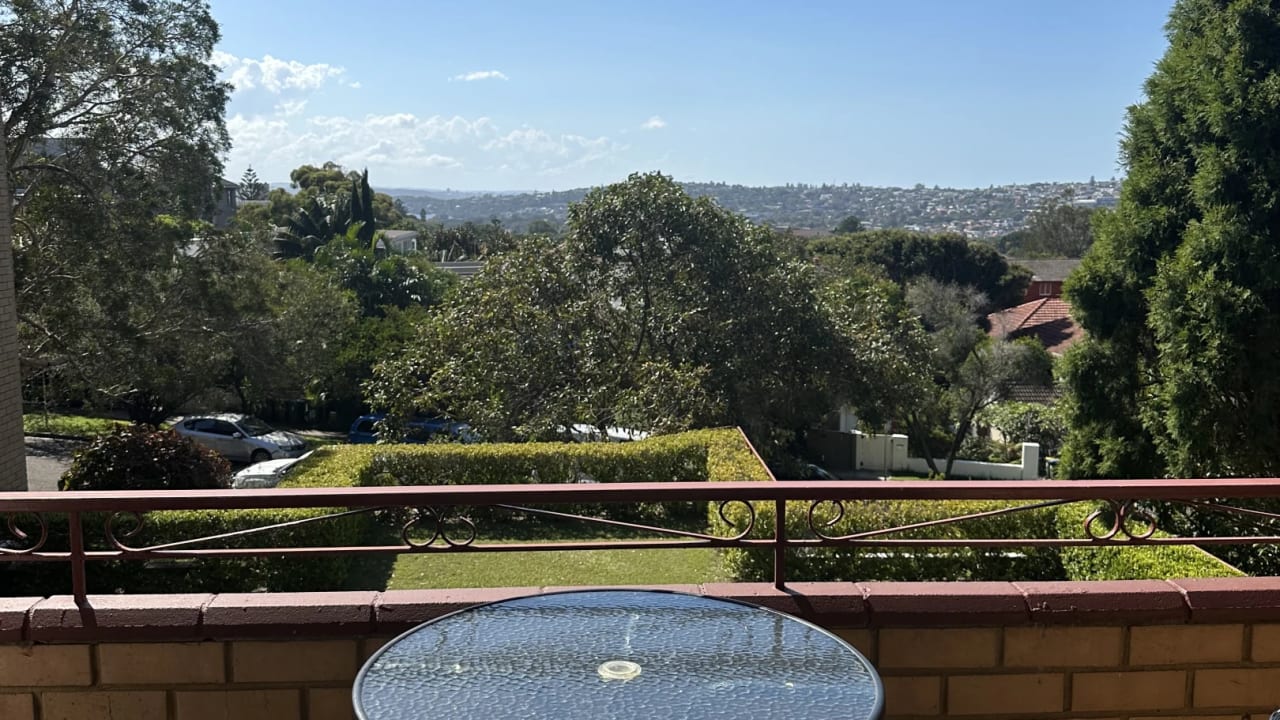 Furnished room in a flatshare