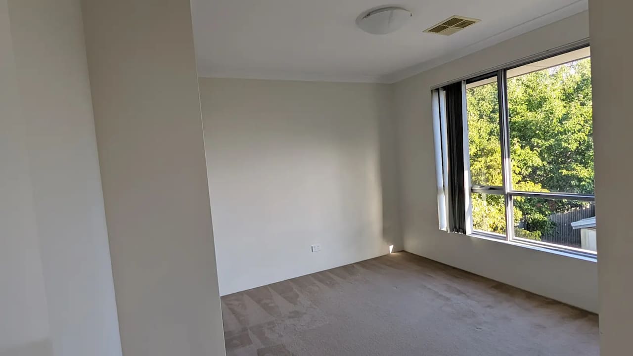 Room in a share house