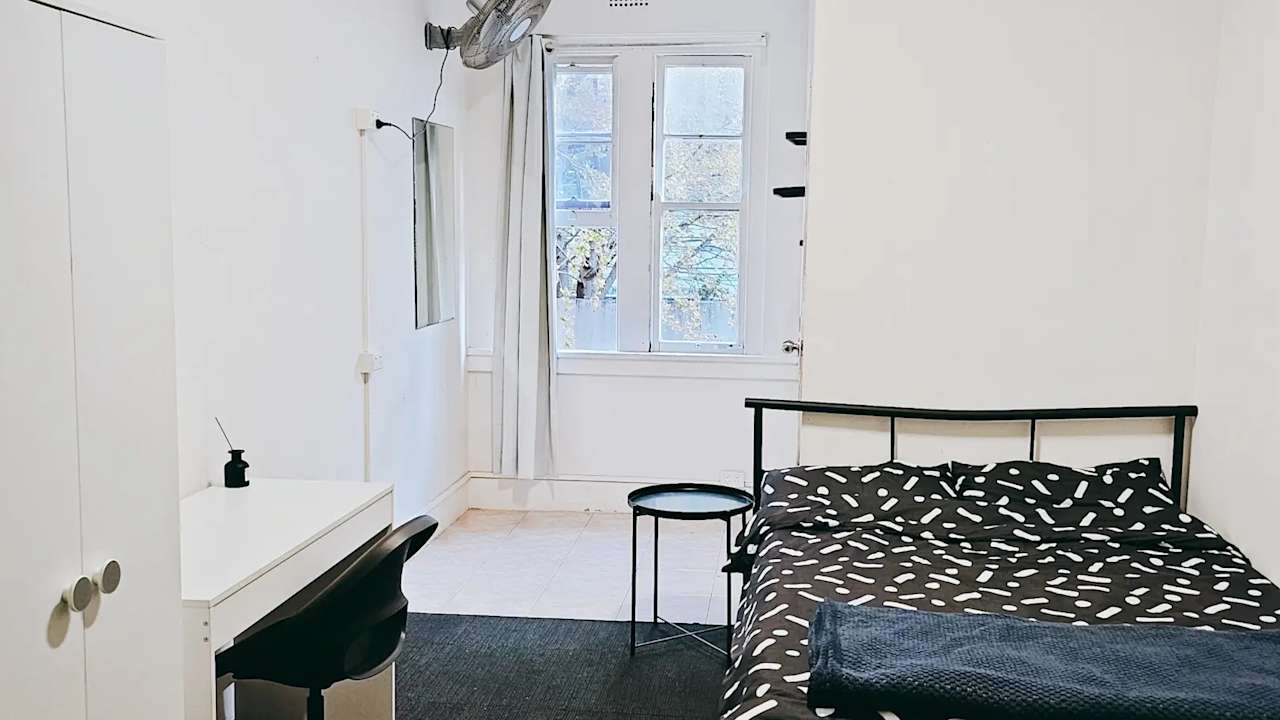 Furnished room in a flatshare