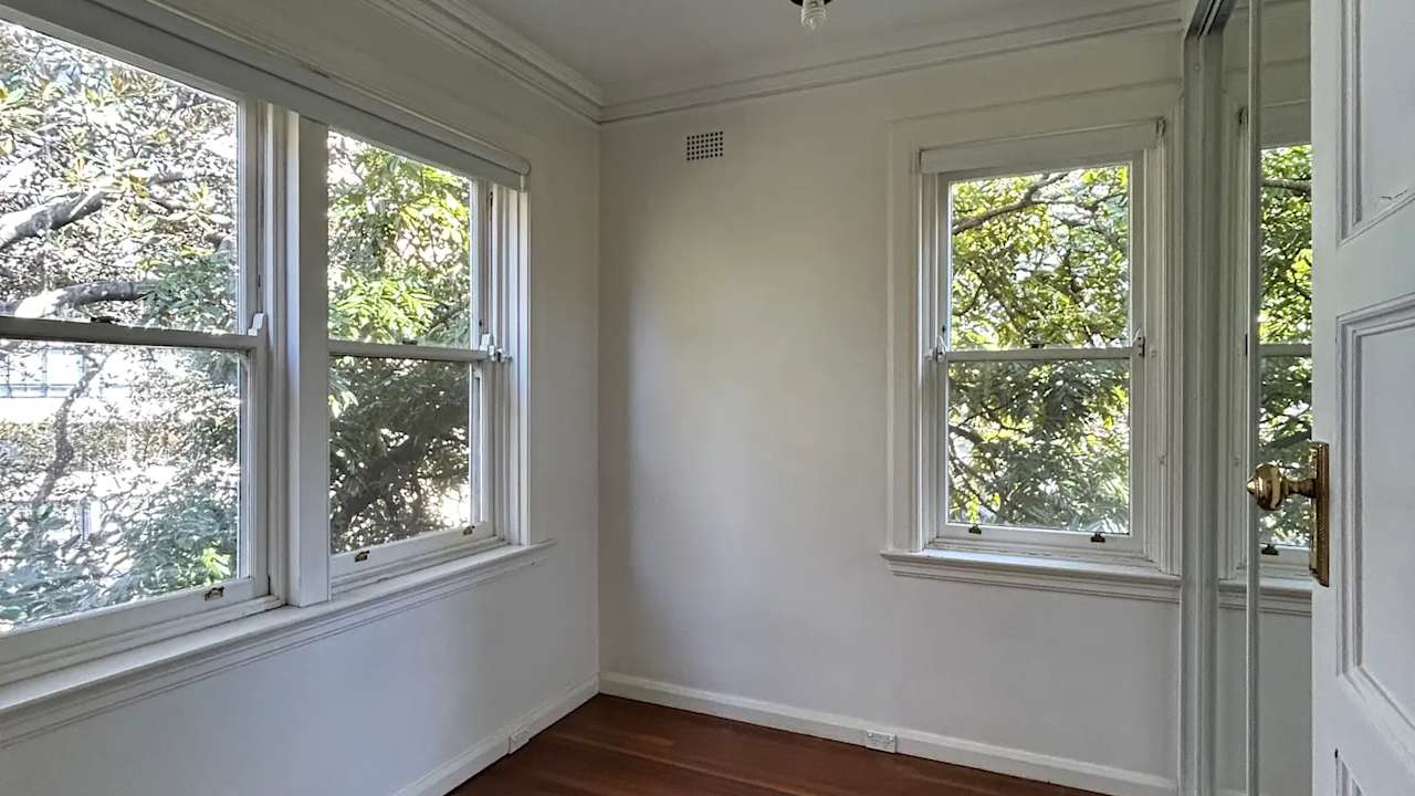 Unfurnished room in a flatshare