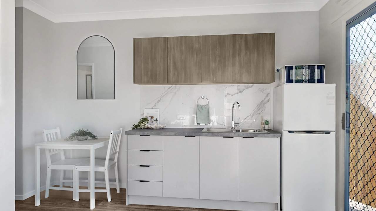 Unfurnished room studio flat for rent