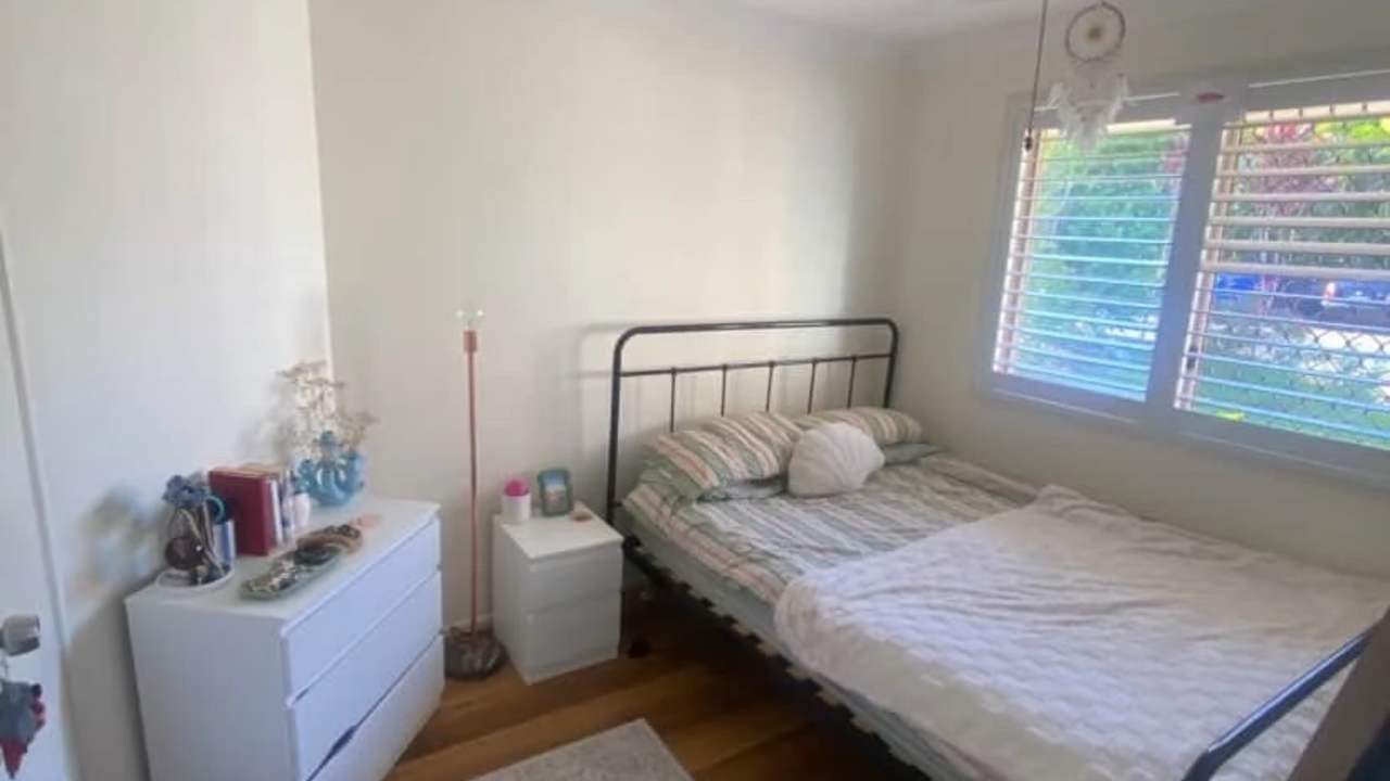 Room in a share house