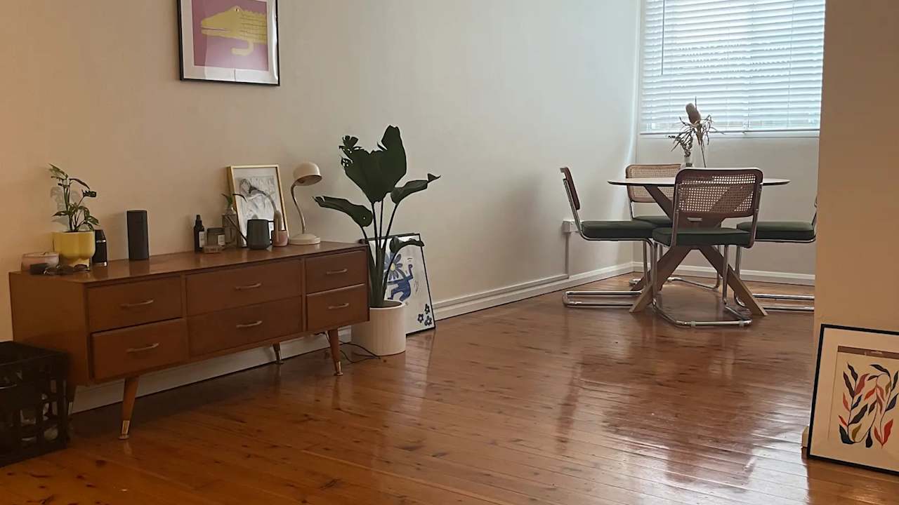 Unfurnished room in a flatshare