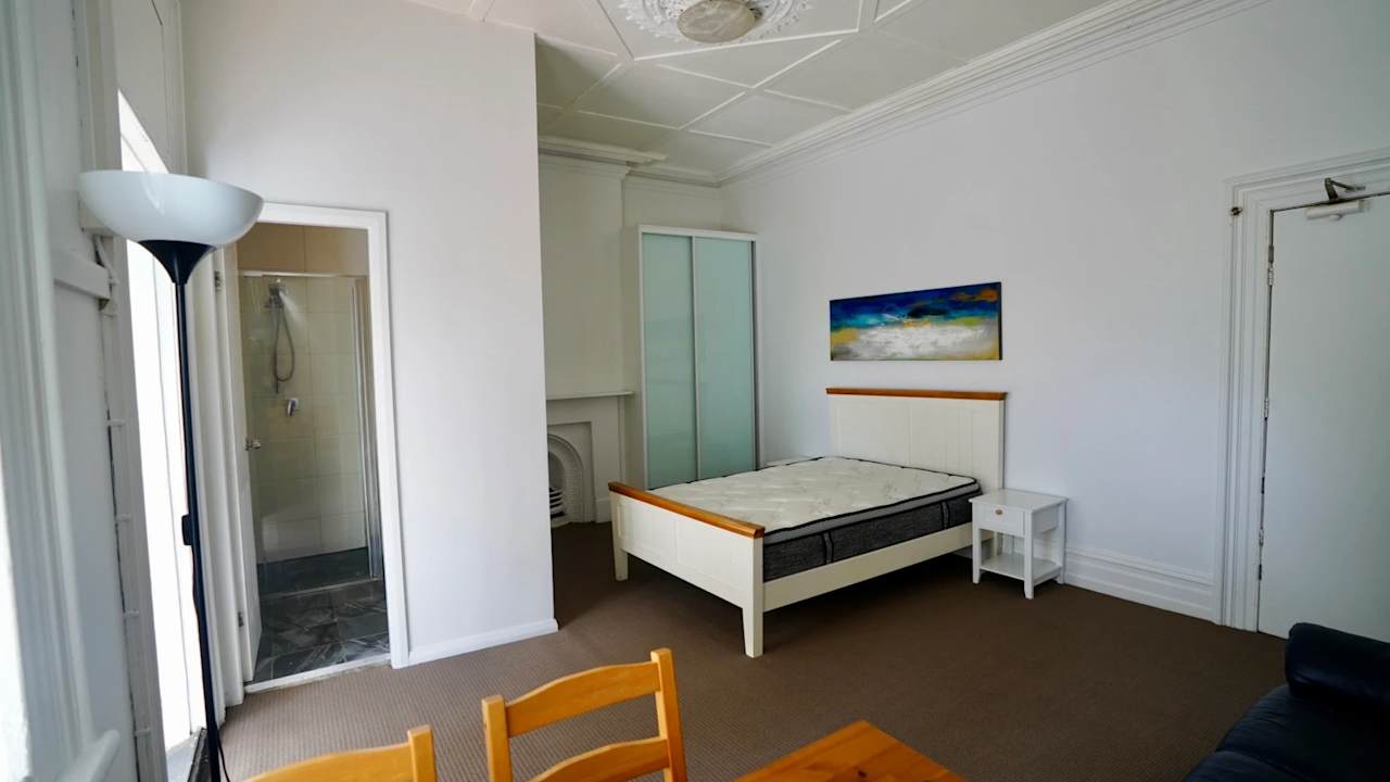 Furnished room with ensuite in a flatshare