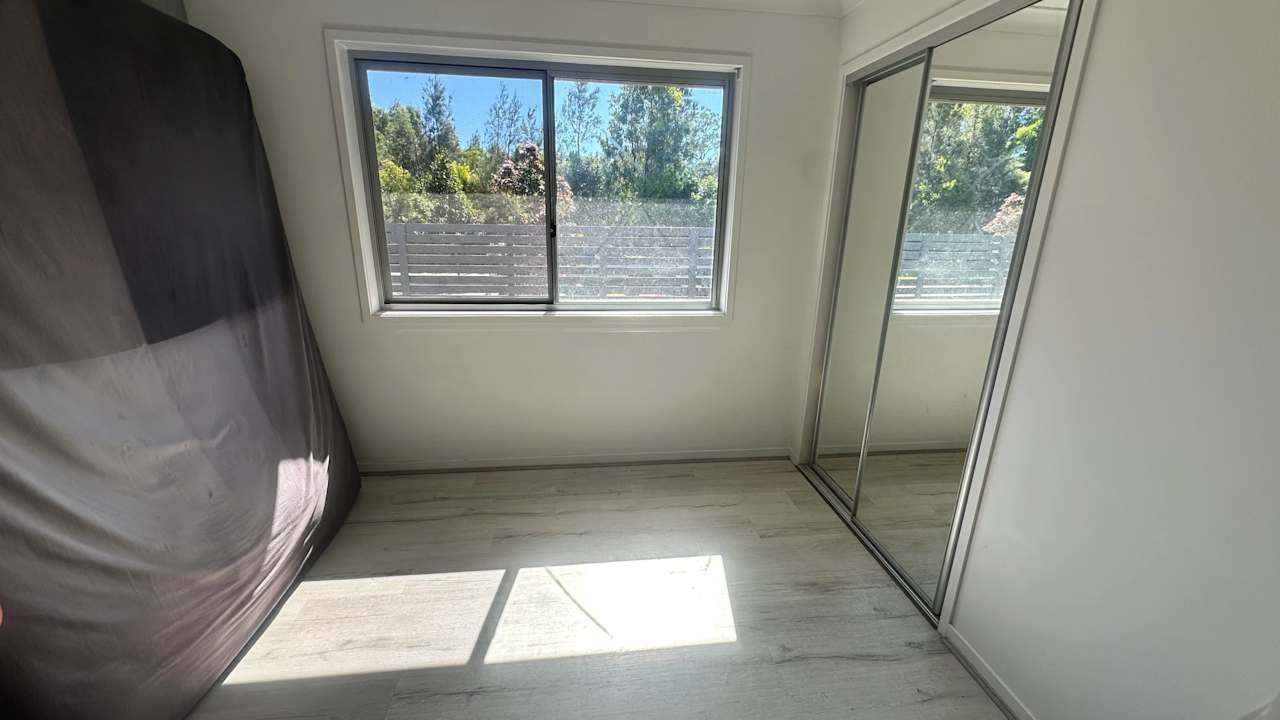 Unfurnished room with own bathroom