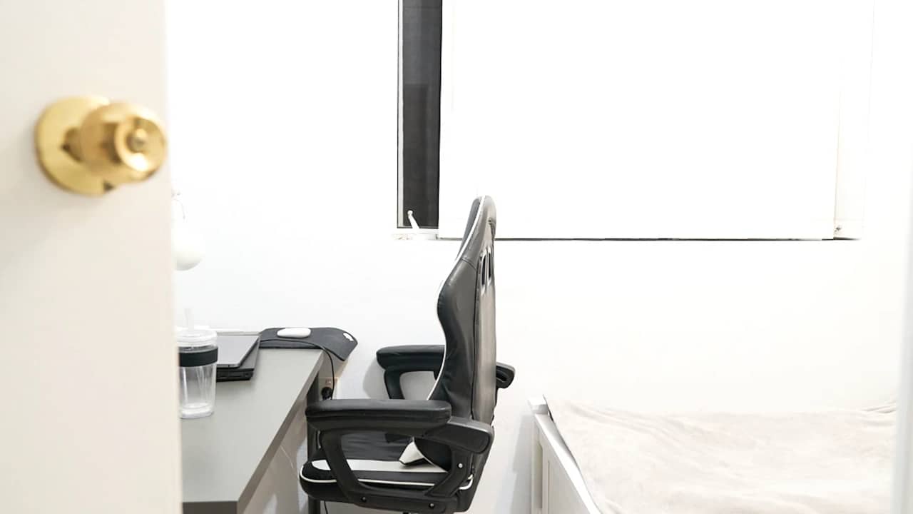 Furnished room in a flatshare