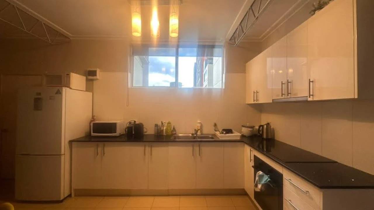 Furnished room in a flatshare
