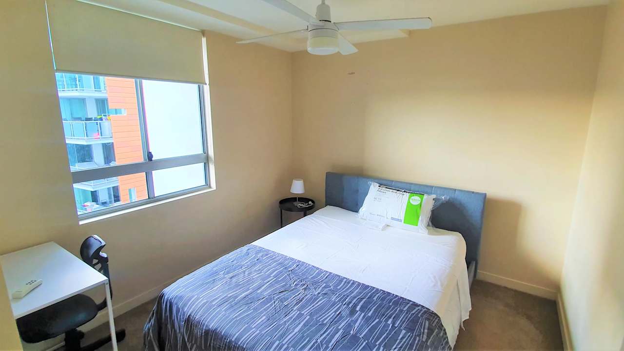 Furnished room in a flatshare