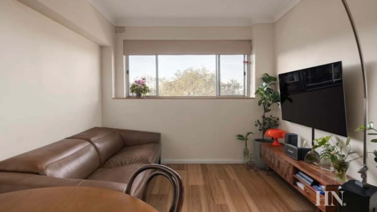 Unfurnished room in a flatshare