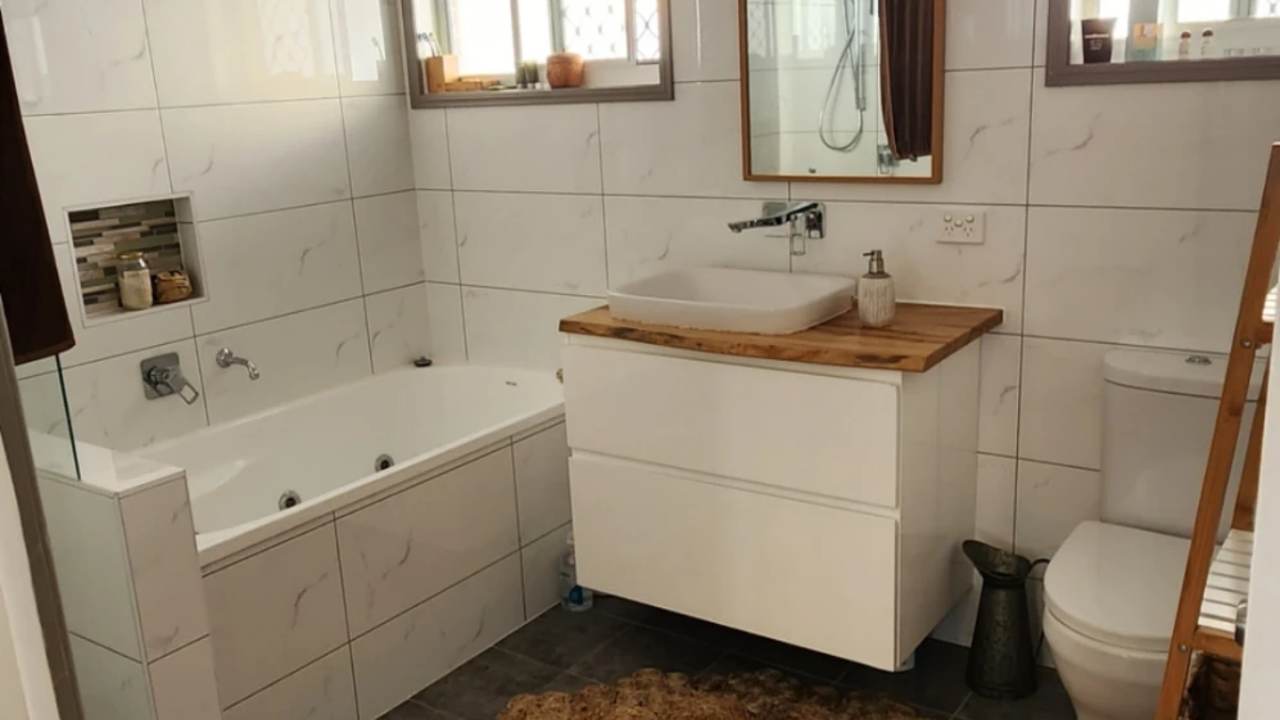 Furnished room with own bathroom