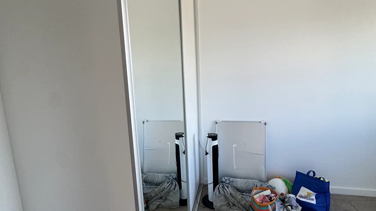 Unfurnished room in a flatshare