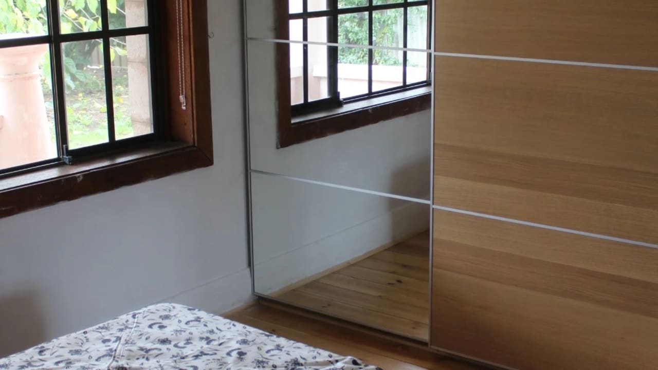 Furnished room in a share house
