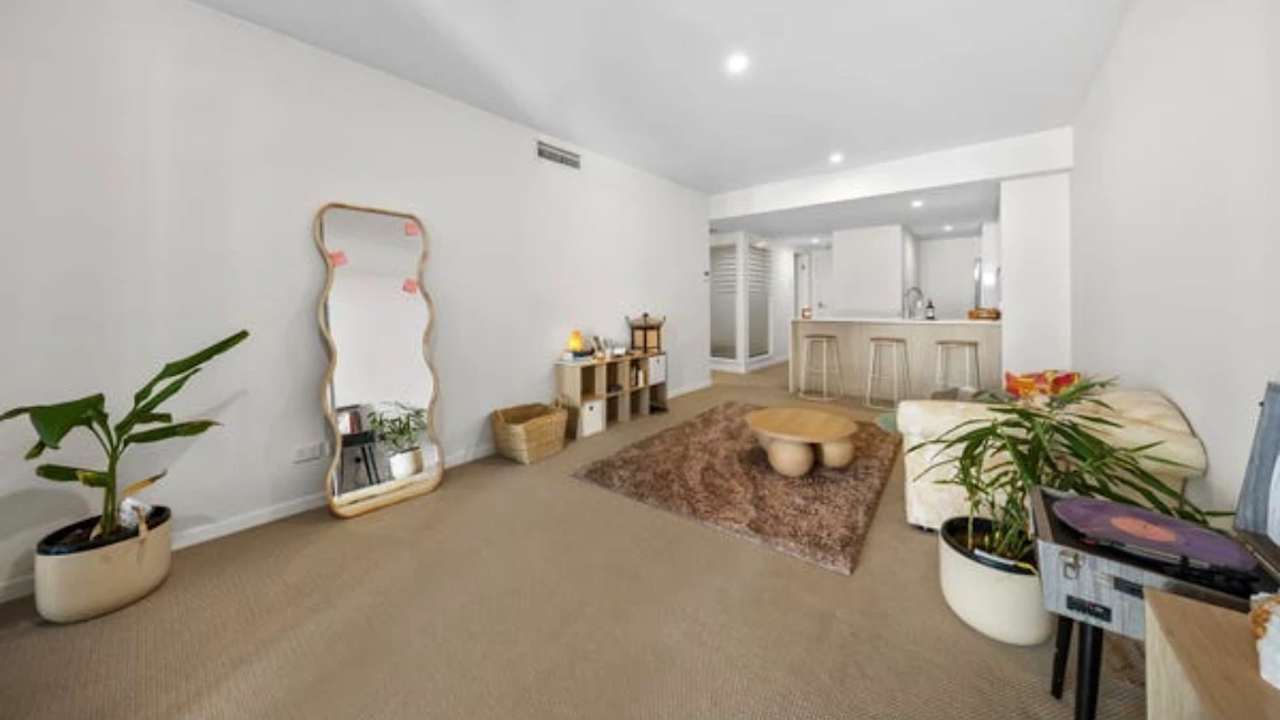 Furnished room with own bathroom
