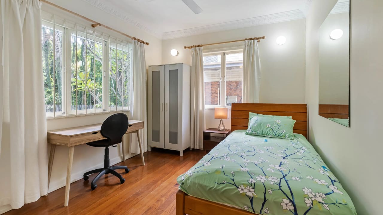 Furnished room in a share house