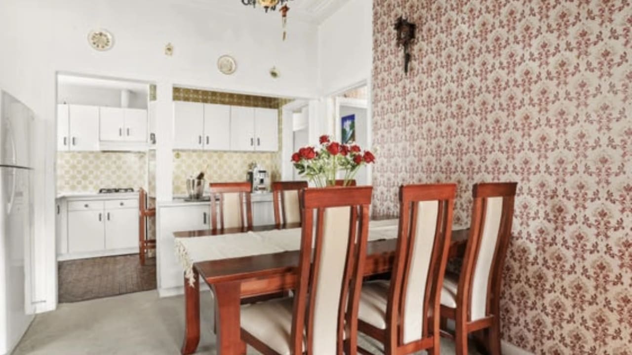 Furnished room in a share house