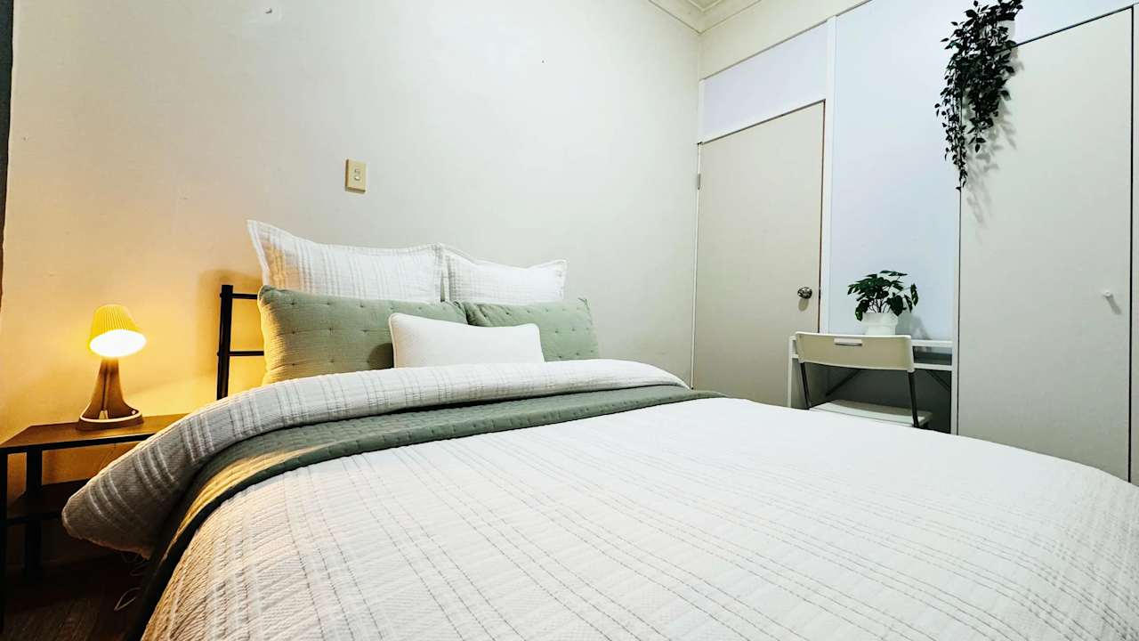 Furnished room in a share house