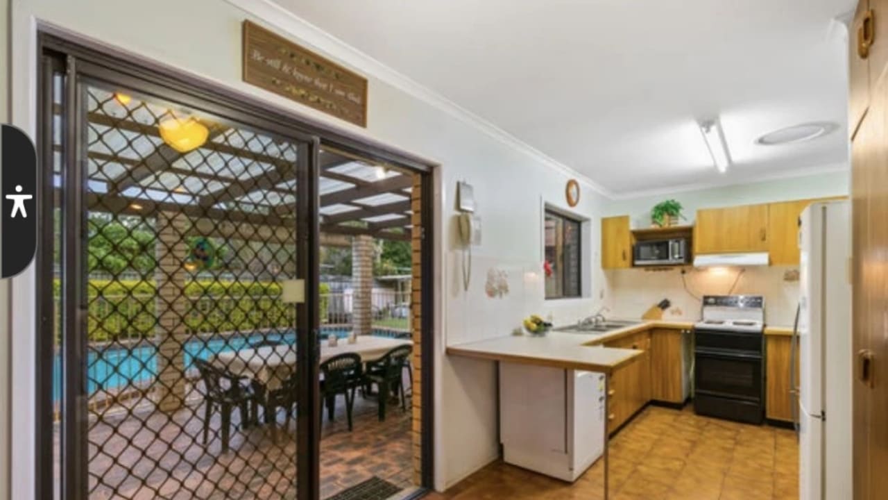 Furnished room in a share house