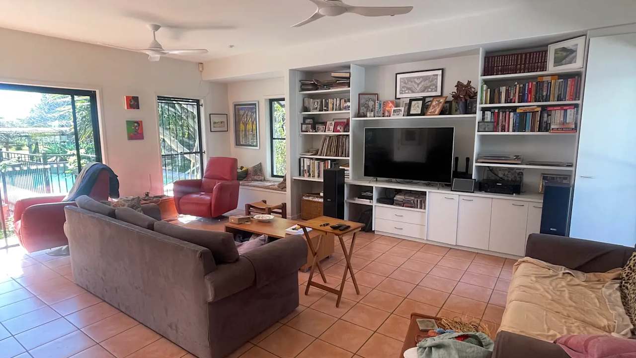 Furnished room in a share house
