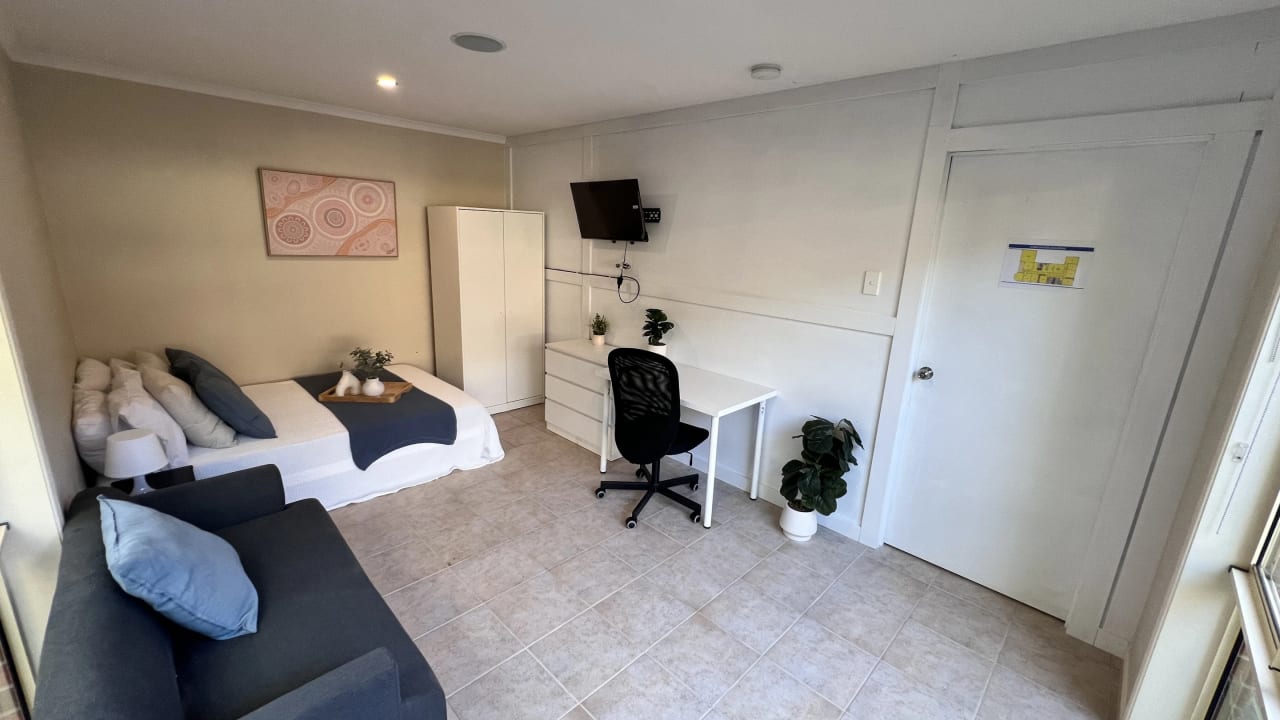 Furnished room in a share house