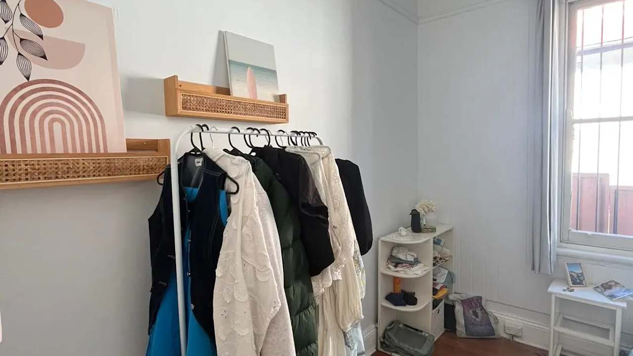 Furnished room in a share house