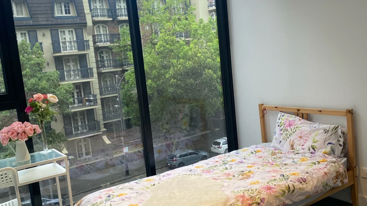Furnished room in a flatshare