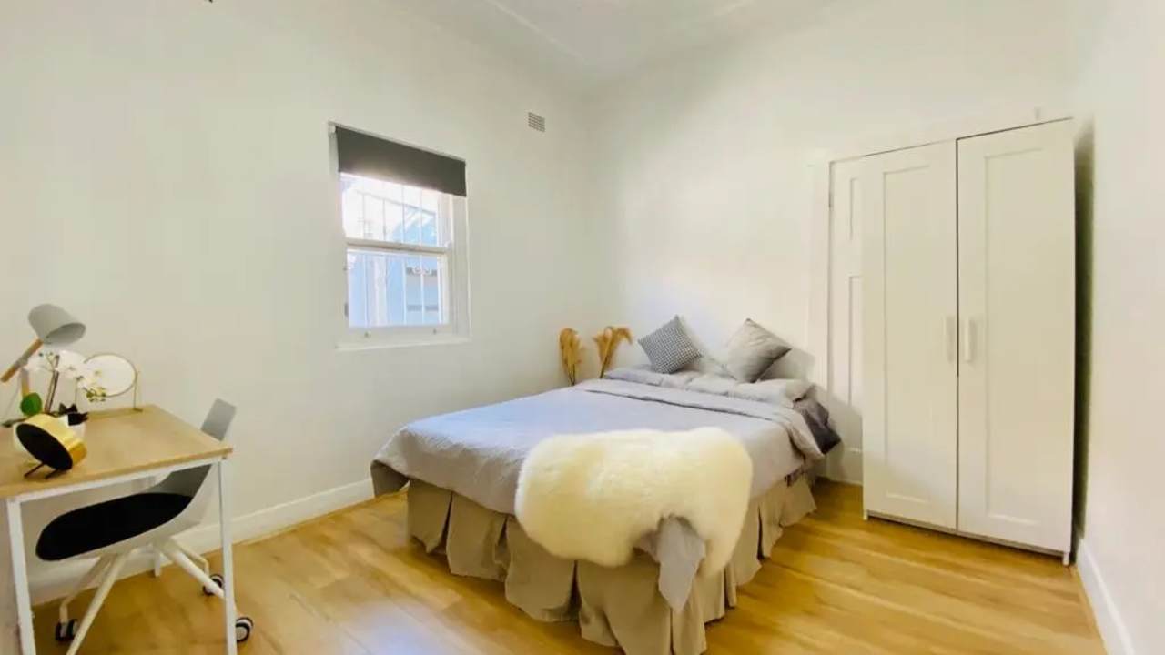 Furnished room in a share house