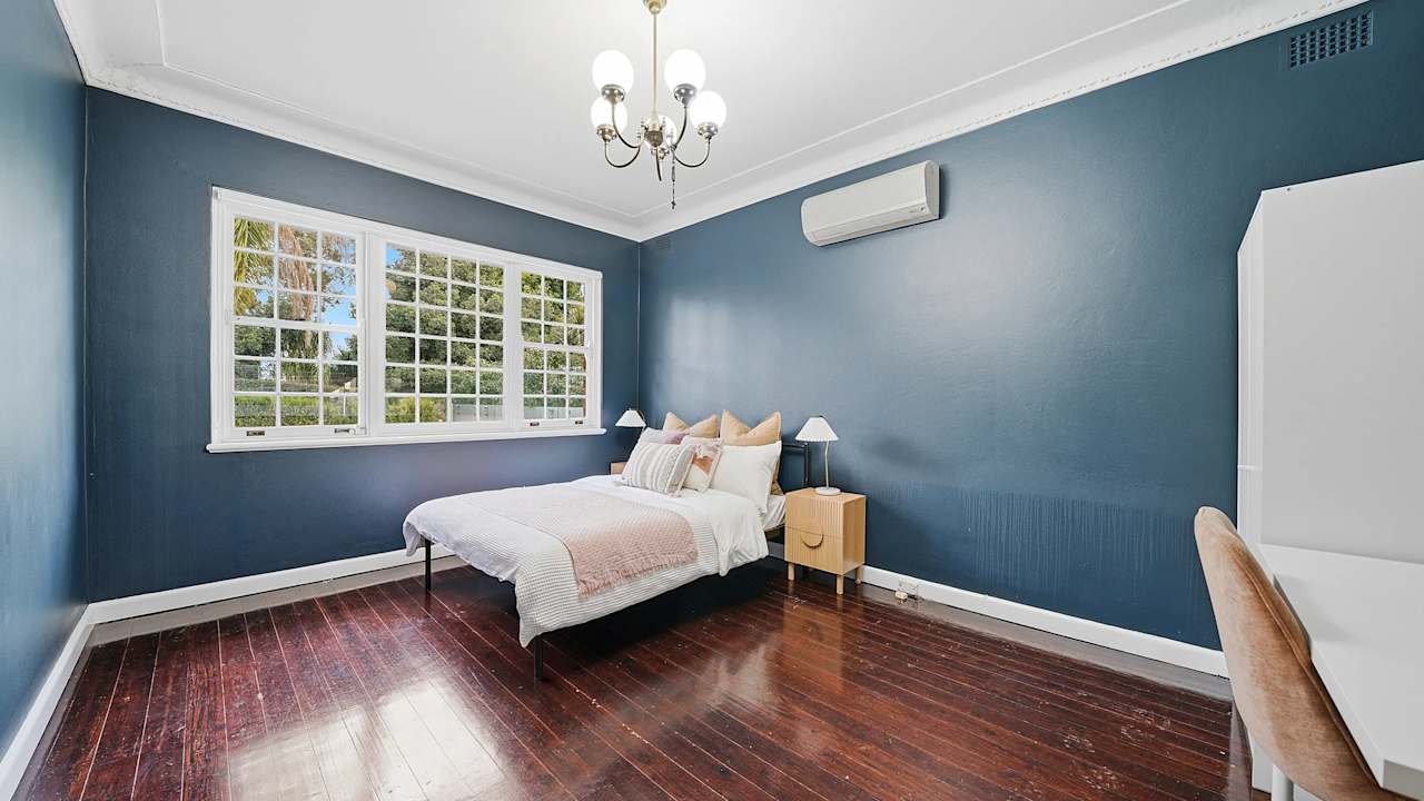 Room in a share house