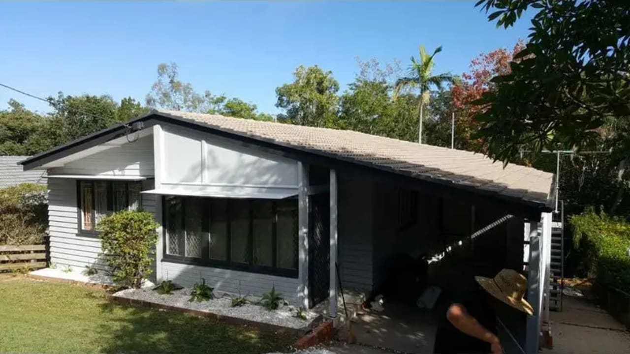 Whole property with 1 room for rent