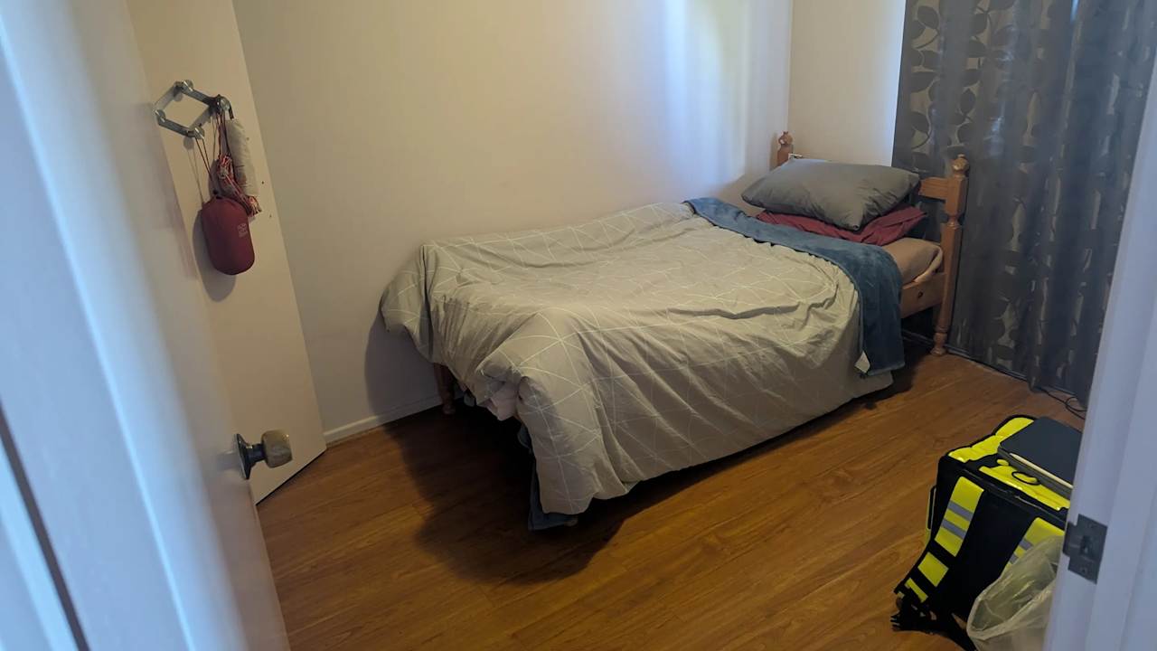 Furnished room in a flatshare