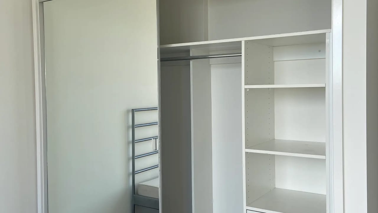 Room in a share house