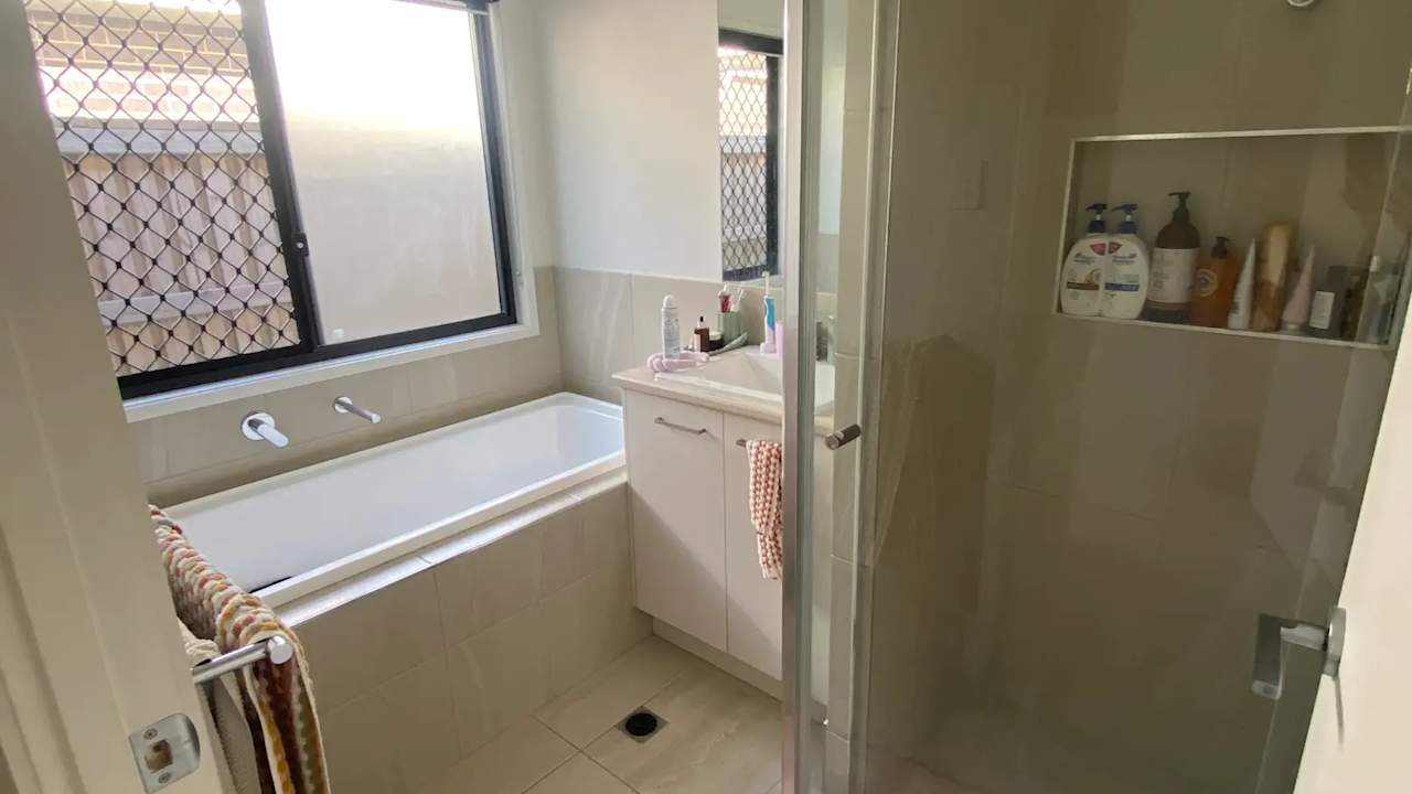 Unfurnished room in a share house