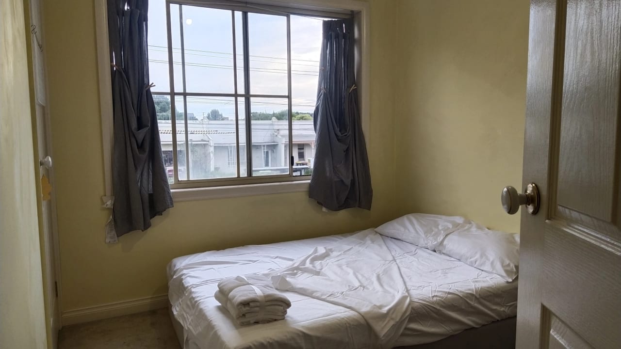 Room in a share house