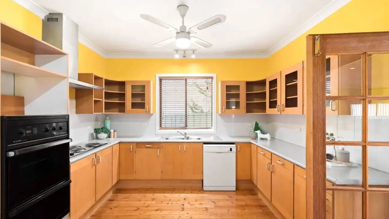 Furnished room in a share house
