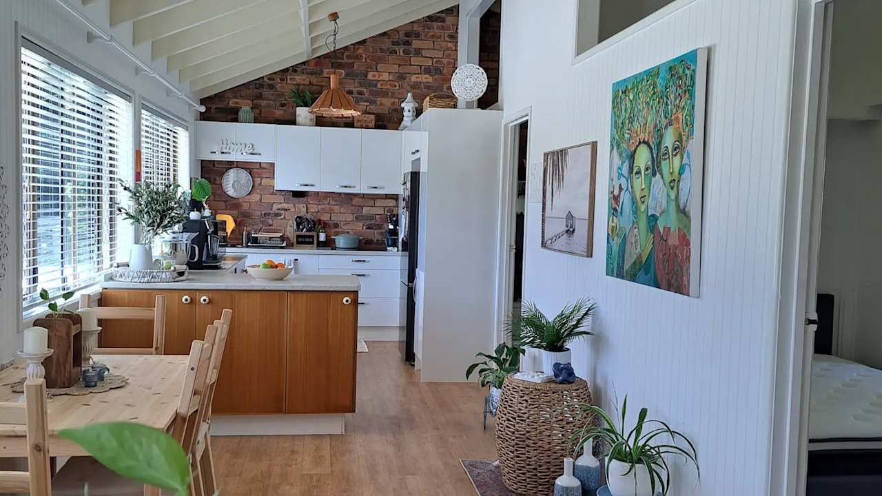 Furnished room in a share house