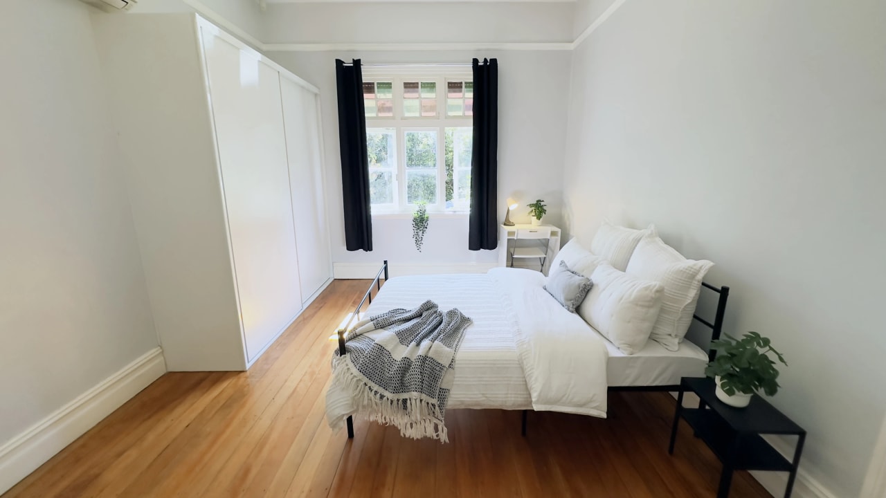 Furnished room in a share house