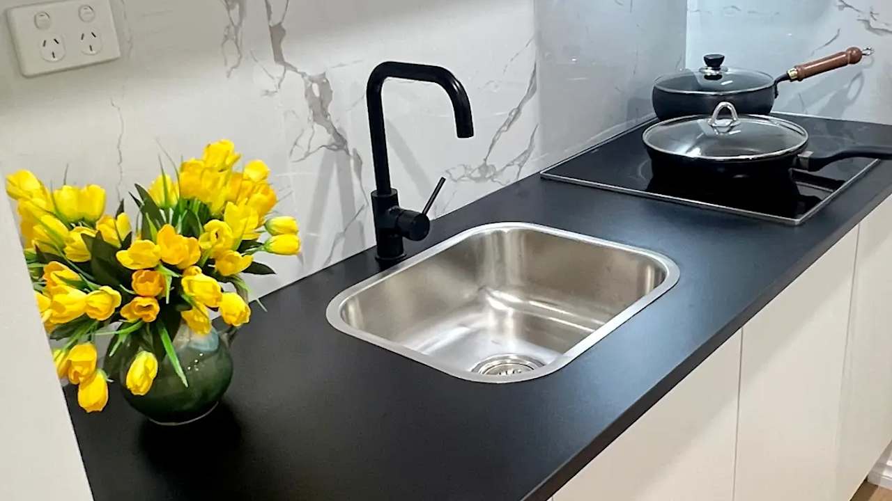 Furnished room studio flat for rent