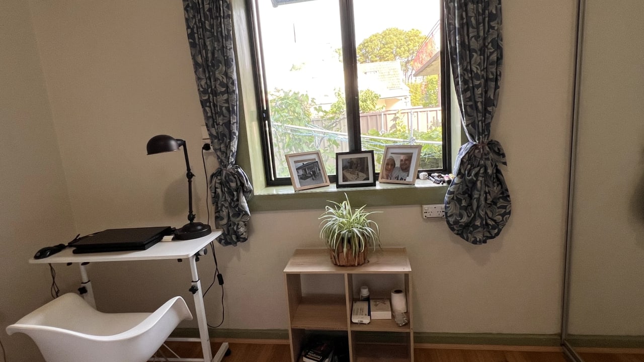Furnished room in a share house
