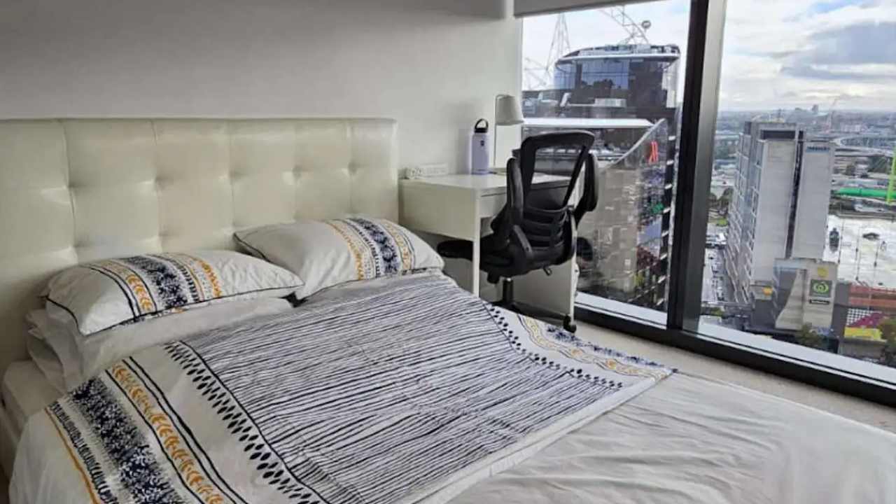 Furnished room in a flatshare