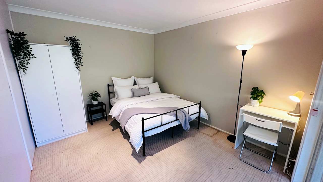 Furnished room in a share house