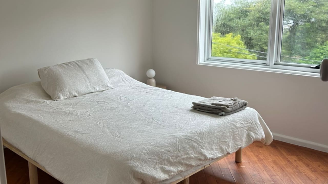 Furnished room in a flatshare