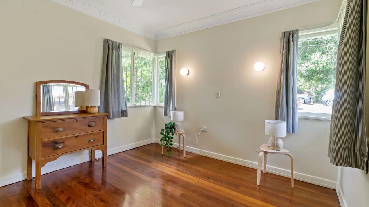 Room in a share house