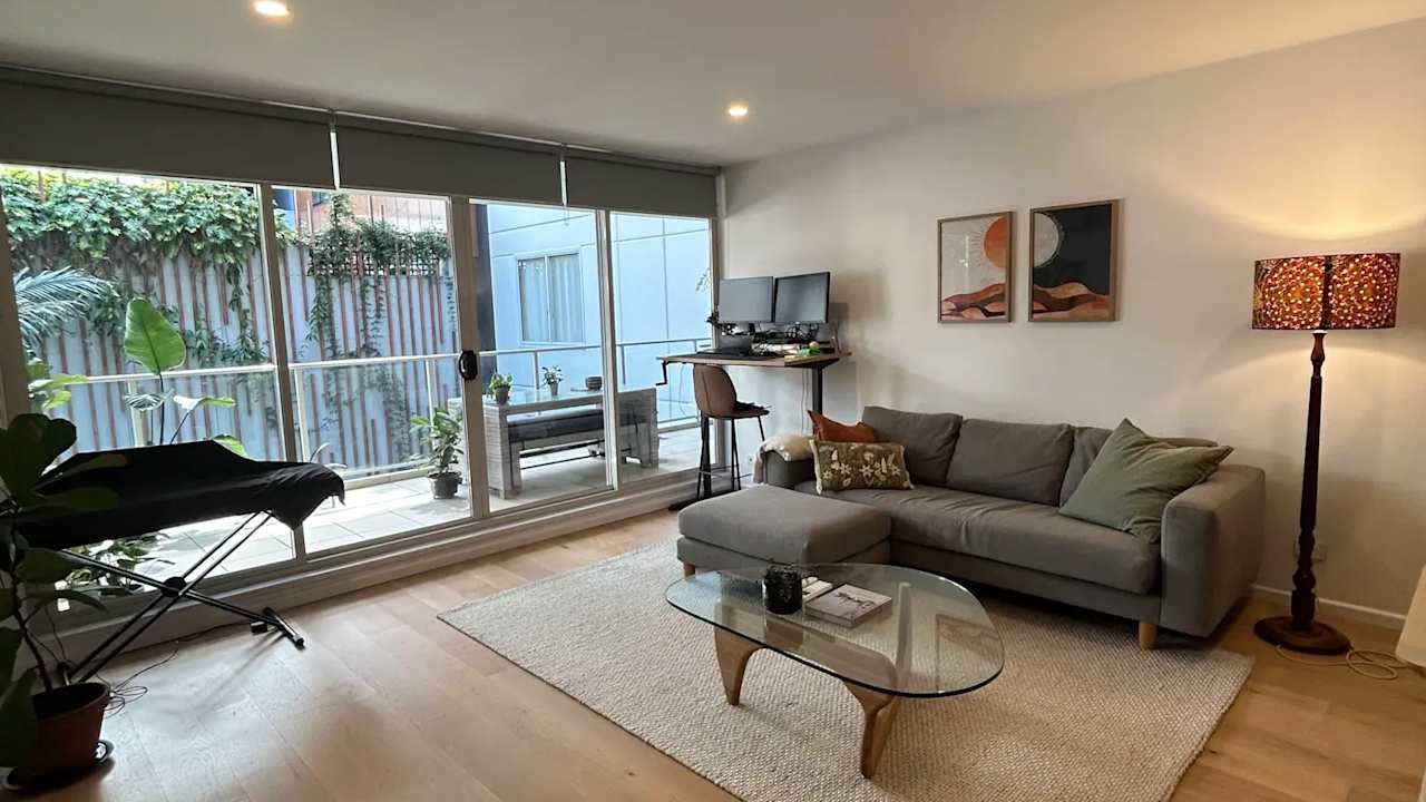 Furnished room in a share house