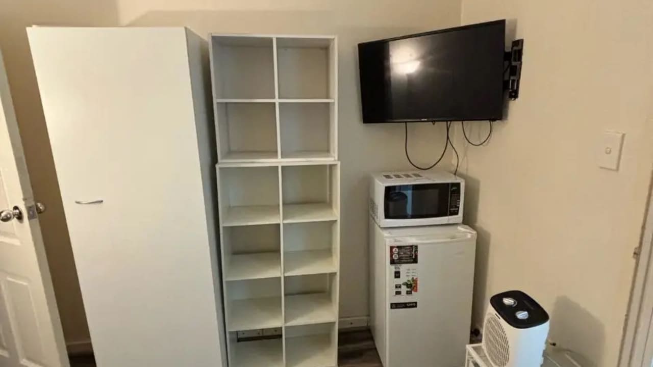 Furnished room studio flat for rent