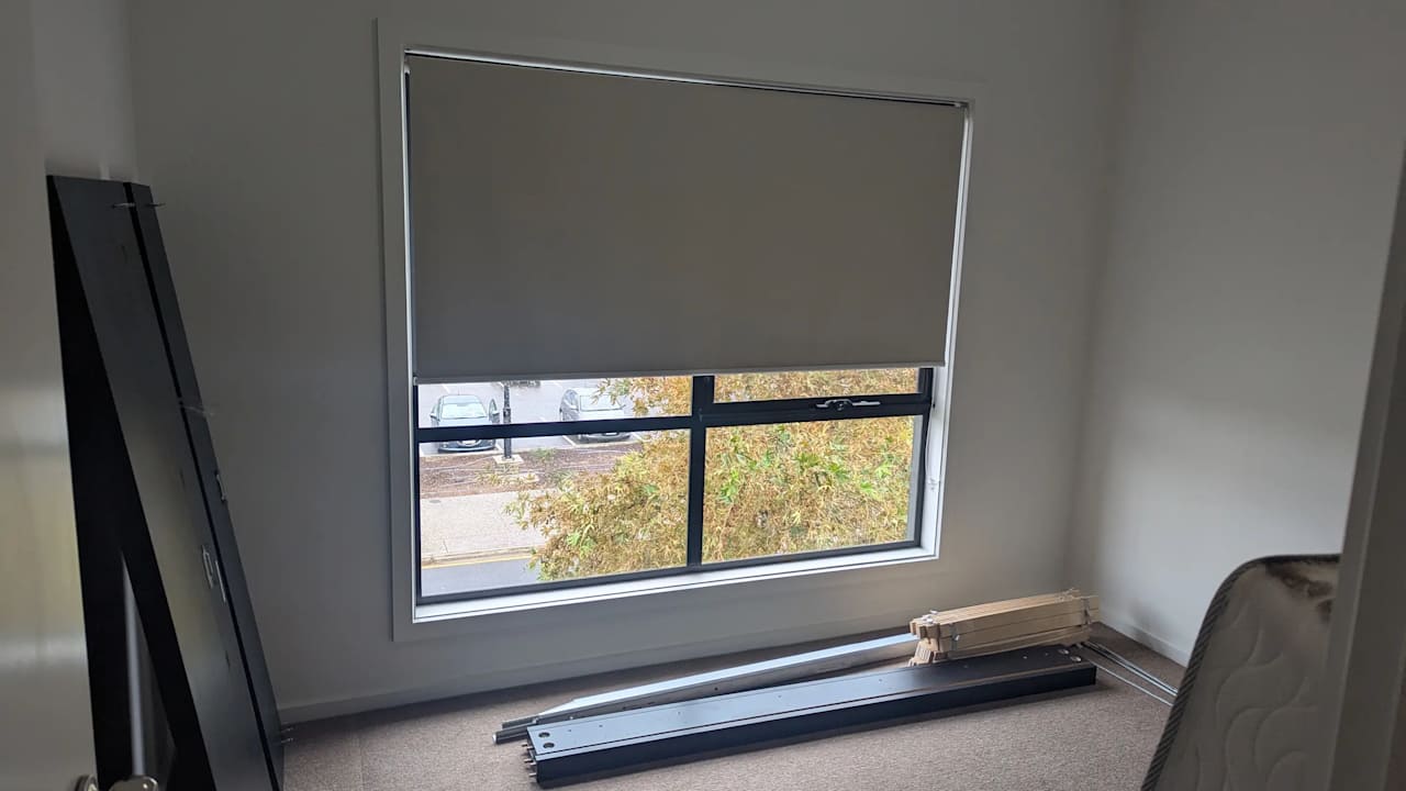 Unfurnished room in a flatshare