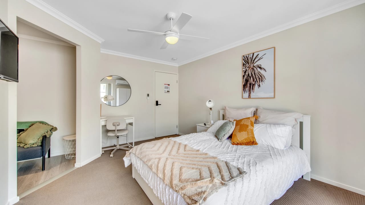 Furnished room with own bathroom