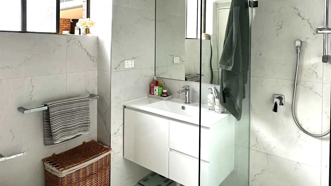 Furnished room with own bathroom
