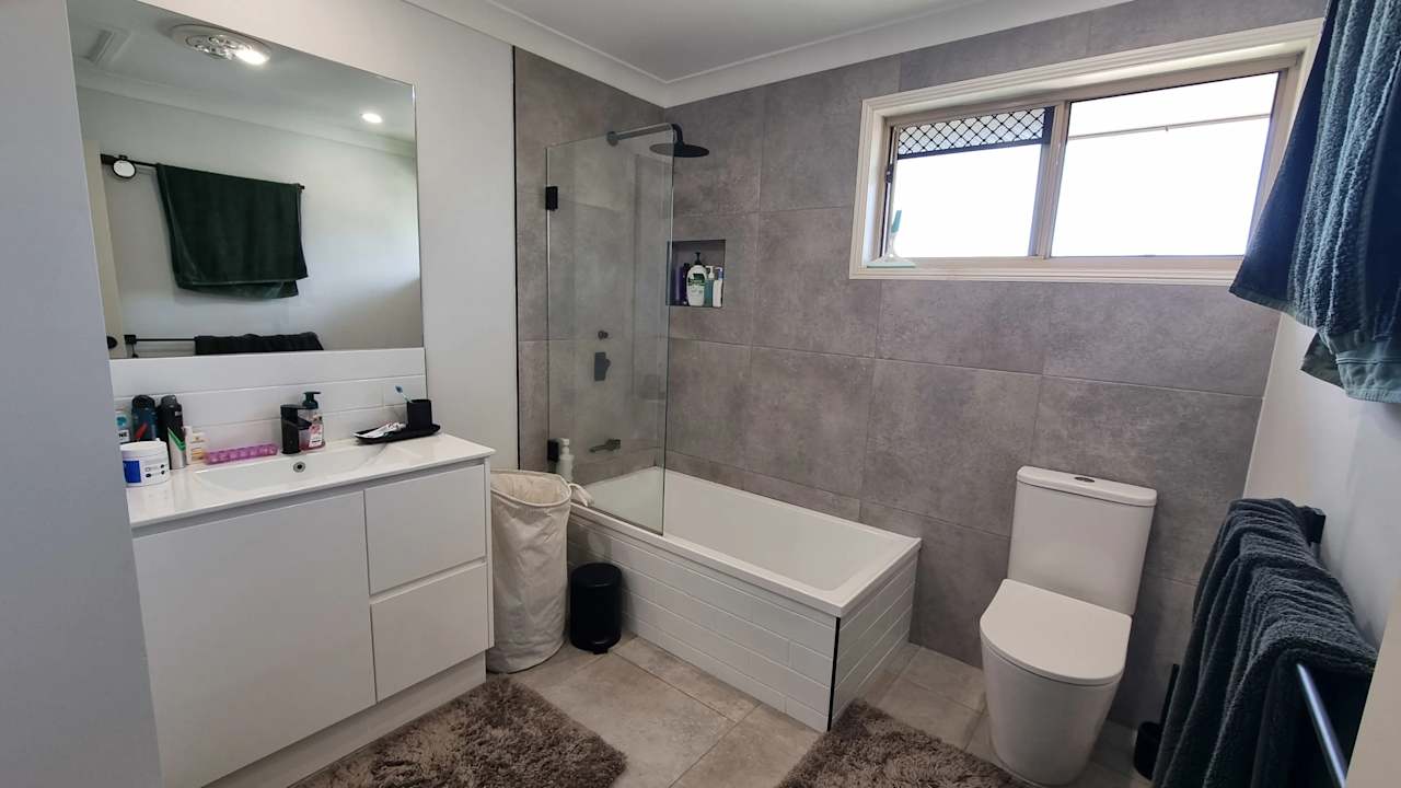 Unfurnished room with own bathroom