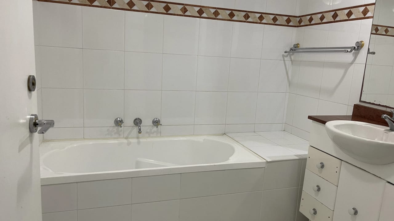 Whole property with 2 rooms for rent