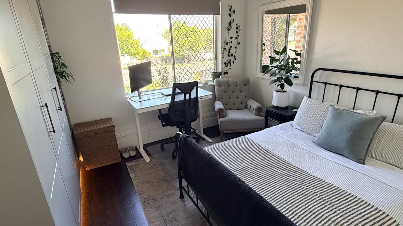 Unfurnished room in a share house