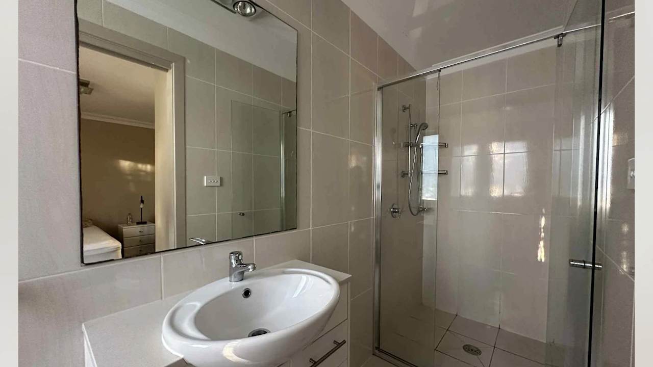Room with ensuite in a share house
